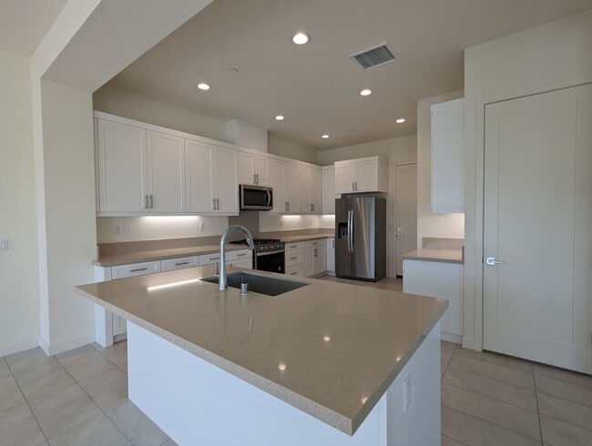 Building Photo - Beautiful Two-Story Four Bedroom Home at t...