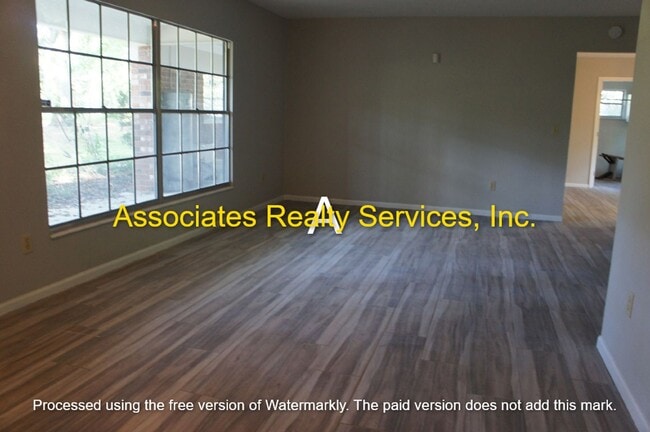 Building Photo - Three bedroom, two bath - 1720 Sq. ft., Acre lot