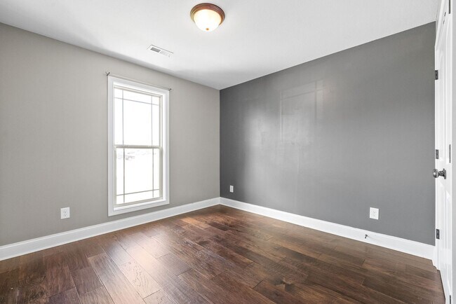 Building Photo - 3 Bedroom 2 Bath Home For Rent Near Post!