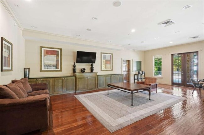 Building Photo - 9931 Mancunian Way