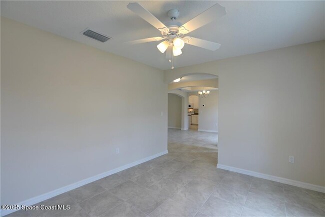 Building Photo - 1126 Laconia St