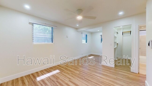 Building Photo - 4566 Sierra Dr