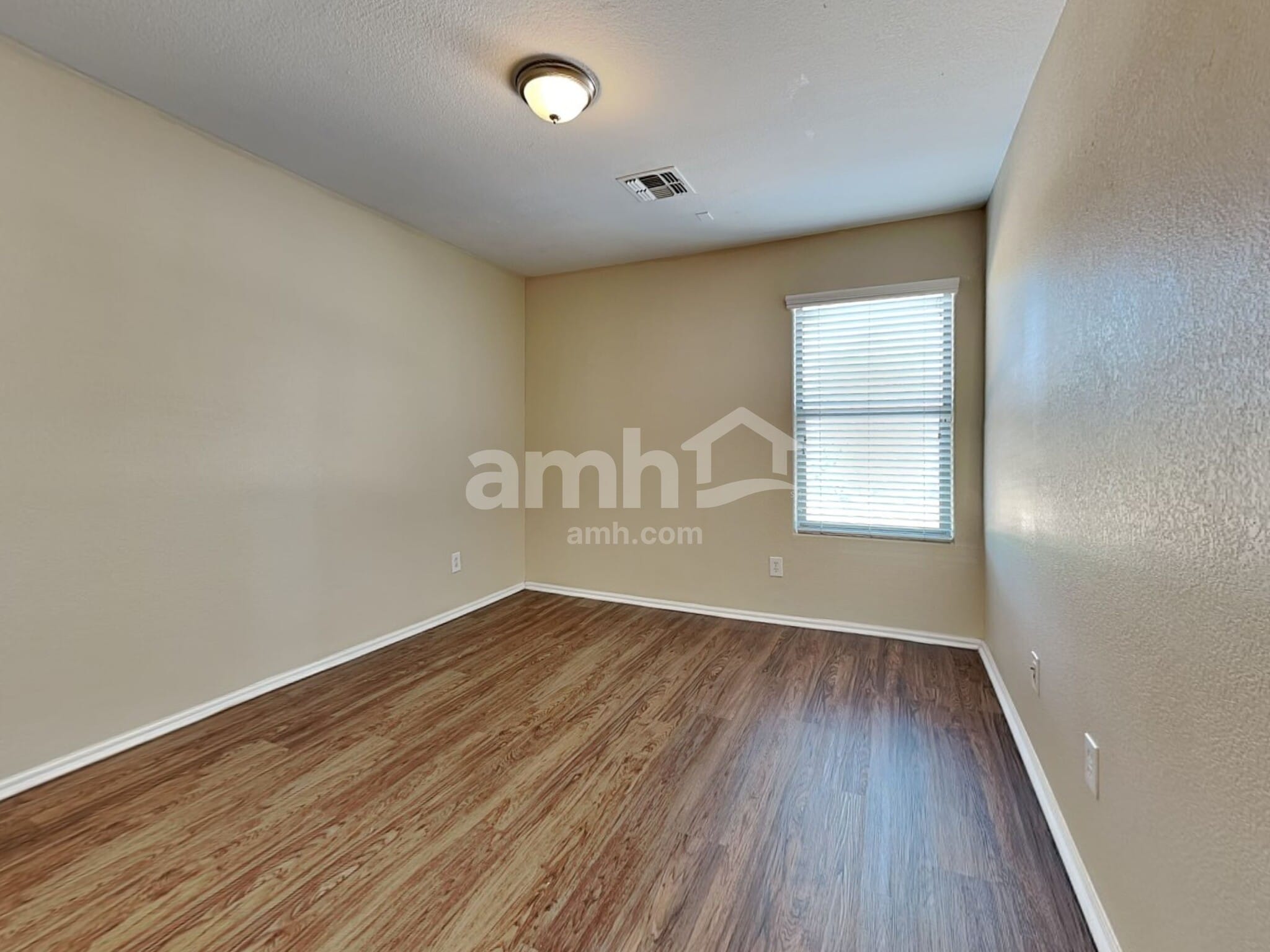 Building Photo - 2871 S 160th Ln