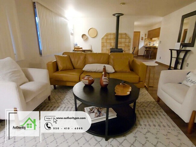 Building Photo - 10560 Old Oregon Trl