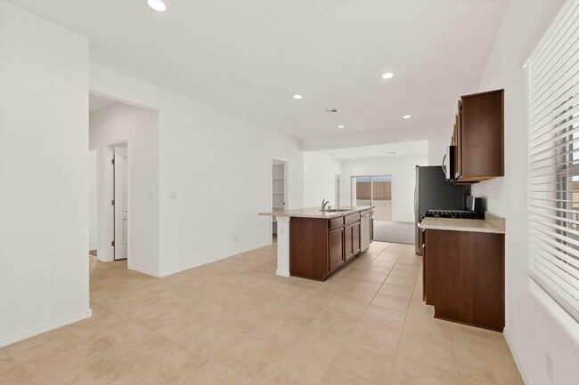 Building Photo - 308 Prism Ave SW