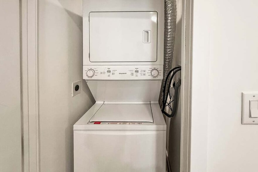 Building Photo - 1427 Germantown Ave