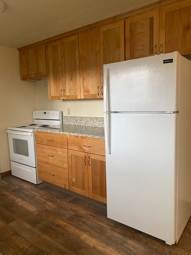 Building Photo - Modern 3 Bedroom Home near Auburn Elementary with Double Garage