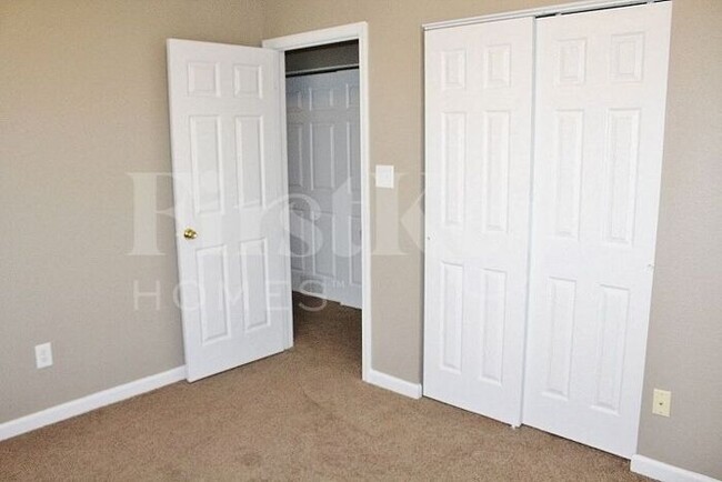 Building Photo - 10444 Apple Creek Dr