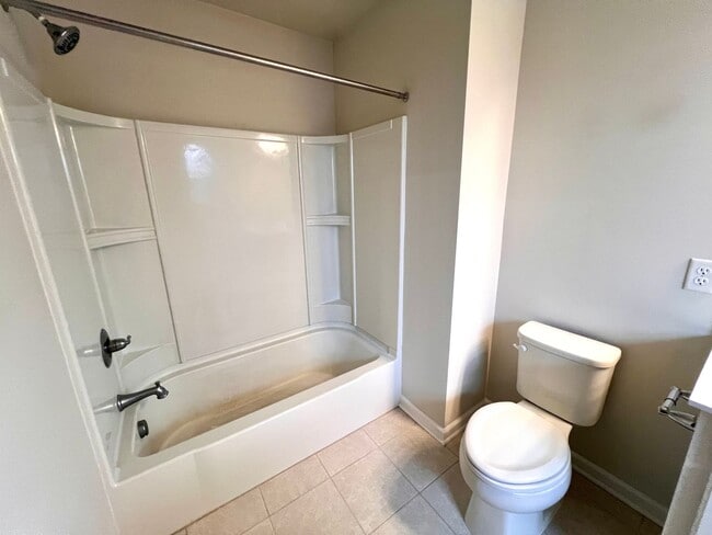 Building Photo - 3 Bed 3 Bath- Mars PA