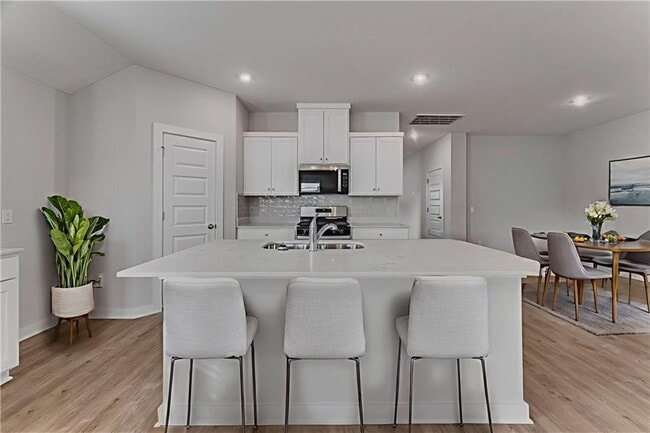 Building Photo - 4695 W Aurora St