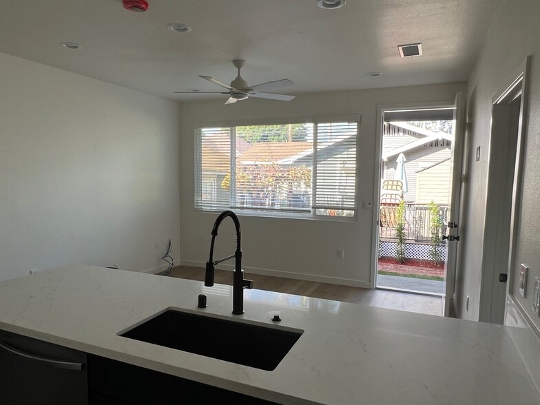 Building Photo - 1234 E Florida St