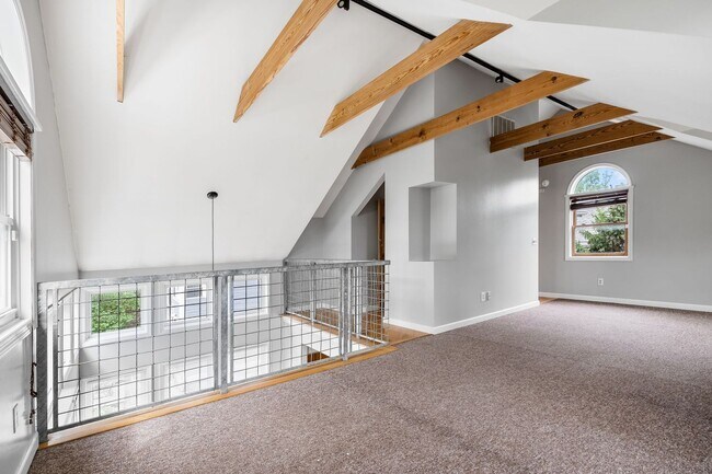 Building Photo - 1231 Indianola Ave