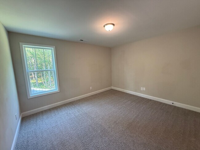Building Photo - Stunning 4 Bed, 2.5 Bath Home in Cameron