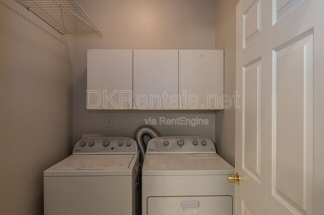 Building Photo - 2680 Pine Tree Rd NE