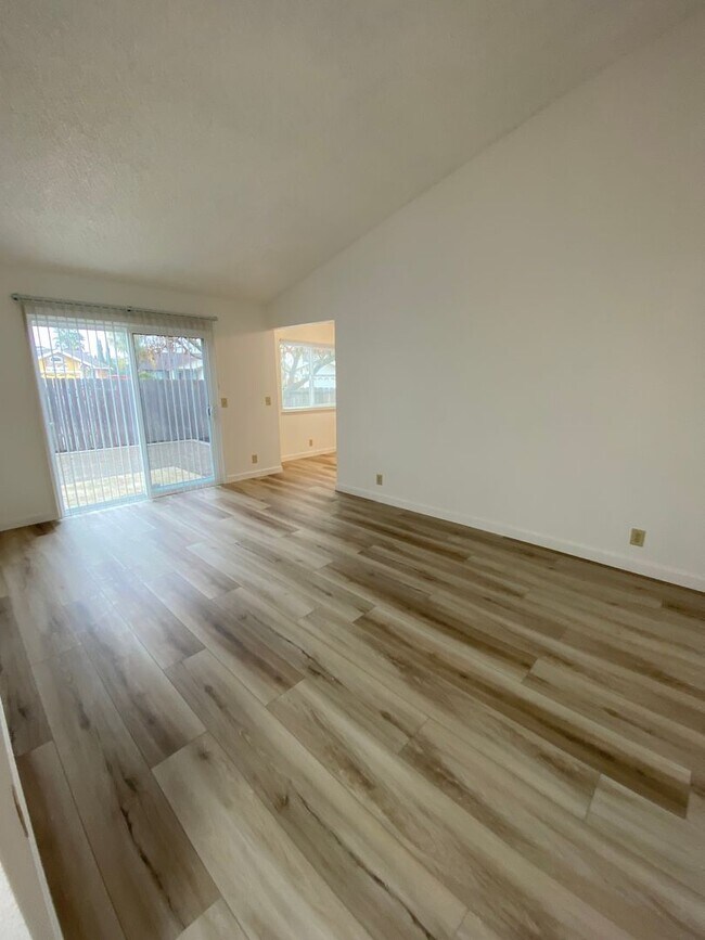 Building Photo - Fully Remodeled Single Story Spacious 3bed/2 bath home on corner lot in Suisun City!!!!