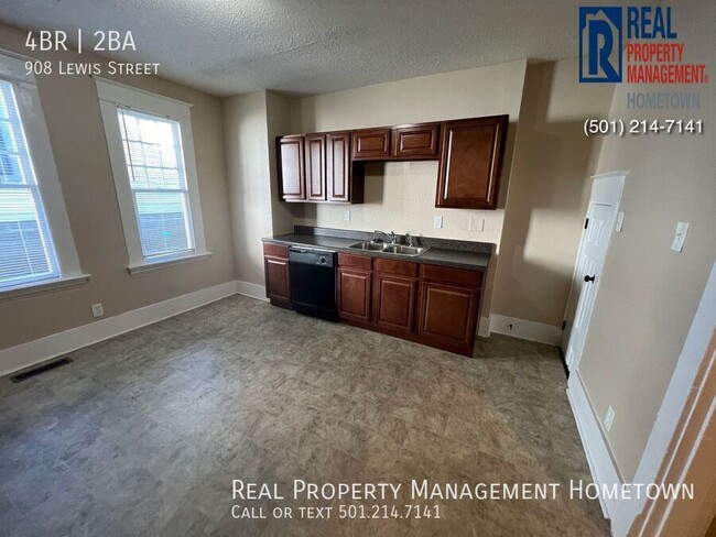 Building Photo - Gorgeous 4-Bedroom 2-Bath Home For Rent in...