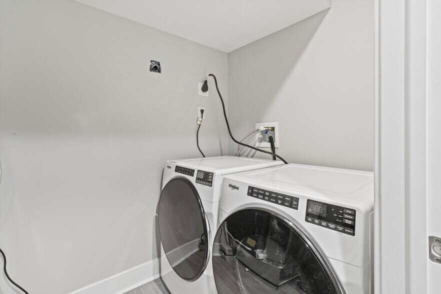 Building Photo - 2112 N 8th St