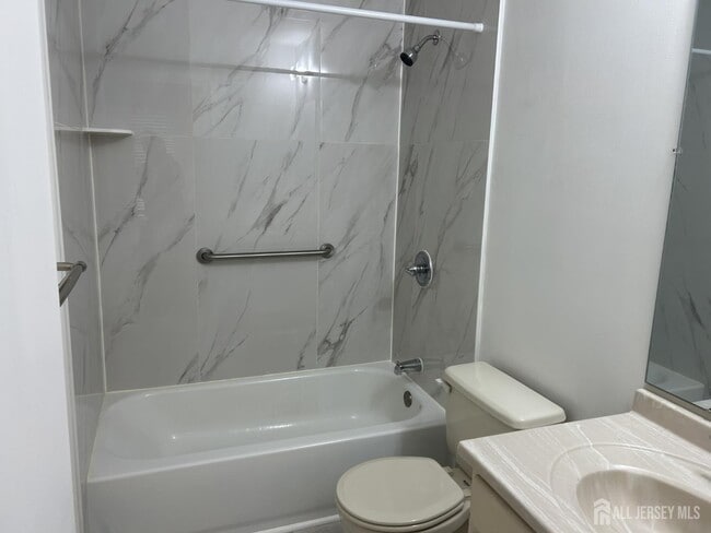 Building Photo - 53 Boxgrove Pl