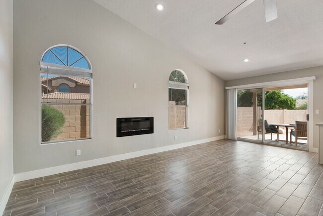 Building Photo - Ironwood Village - Completely Remodeled Interior, Single Level with Pool!