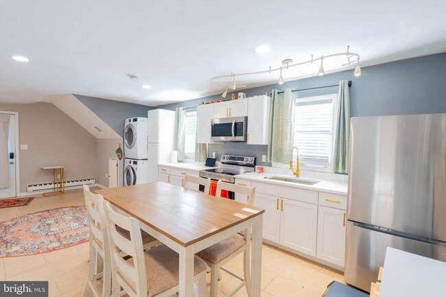 Building Photo - 341 Gordon Rd