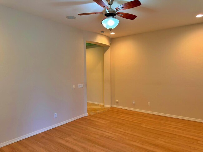 Building Photo - 737 E Charlevoix Ave