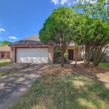 Building Photo - "Charming 3-Bed, 2-Bath Gem in Missouri City - Your Ideal Home Awaits!"