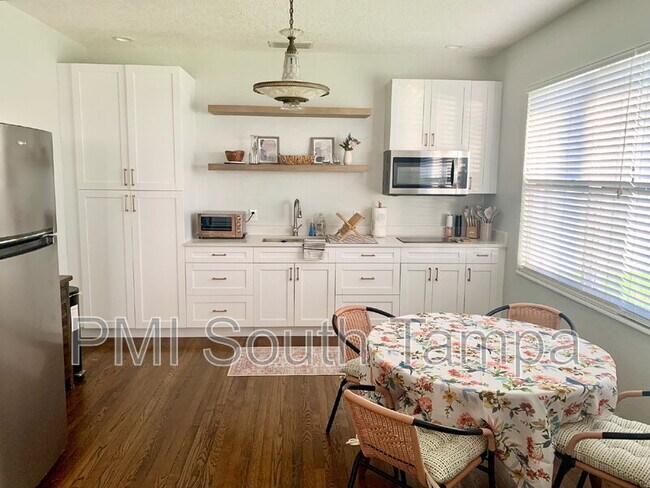 Building Photo - 701 S 26th St