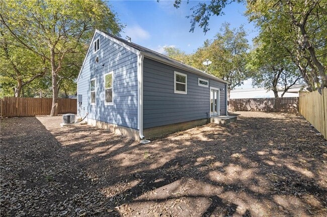 Building Photo - 4415 Clawson Rd