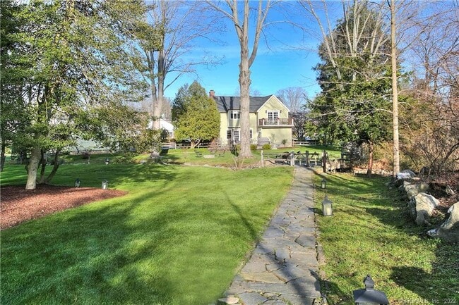 Building Photo - 1939 Bronson Rd