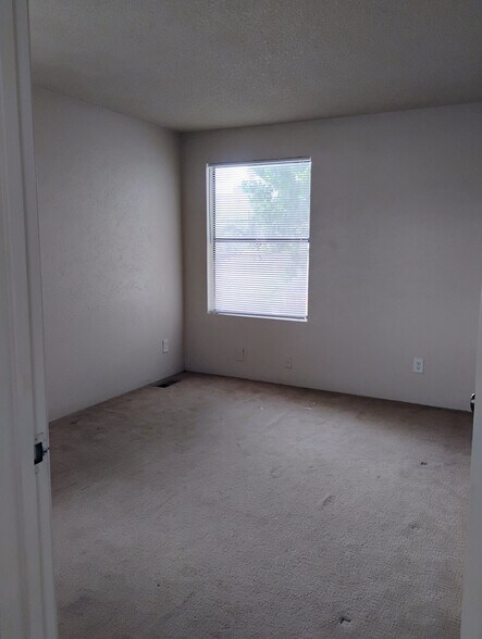 Building Photo - 1579 Hooker St