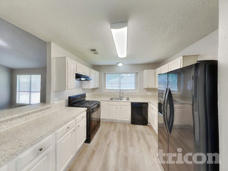 Building Photo - 21402 Golden Dove Dr