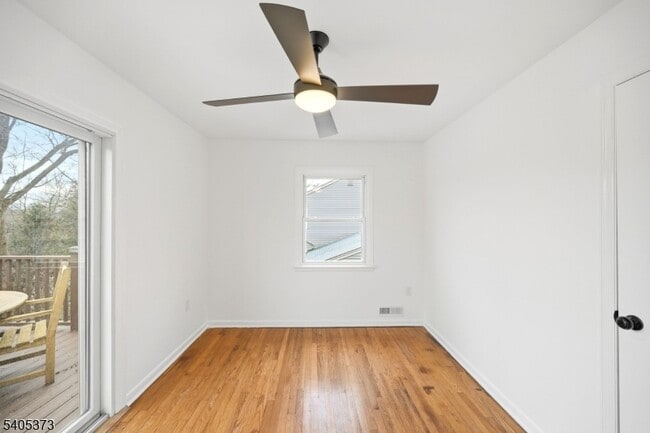 Building Photo - 76 Mt Kemble Ave