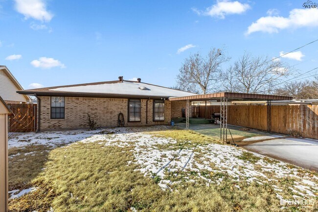 Building Photo - 2810 Fleming Rd