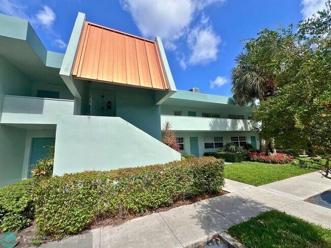 Building Photo - 933 Cypress Grove Dr