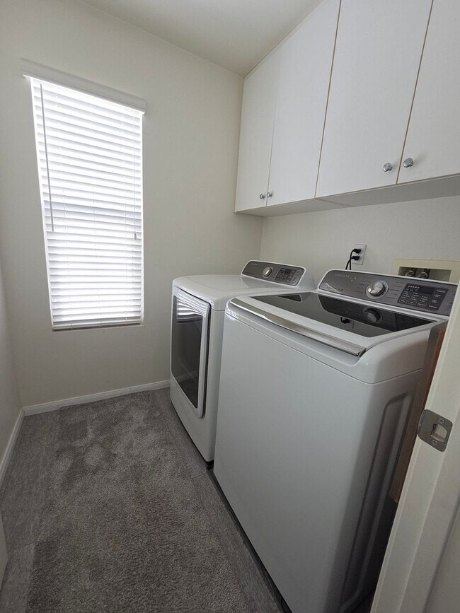 Building Photo - Gorgeous Upgraded Sabre Springs Home