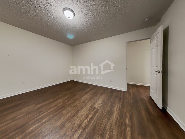 Building Photo - 643 Daniel Ct