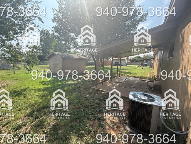 Building Photo - 2805 Southridge Dr