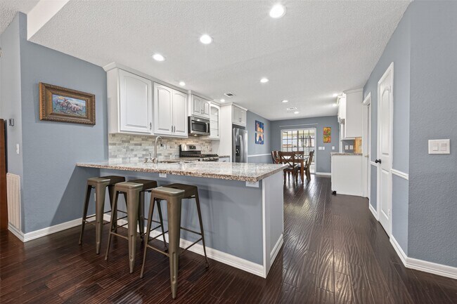 Building Photo - 35 Sheep Meadow Pl