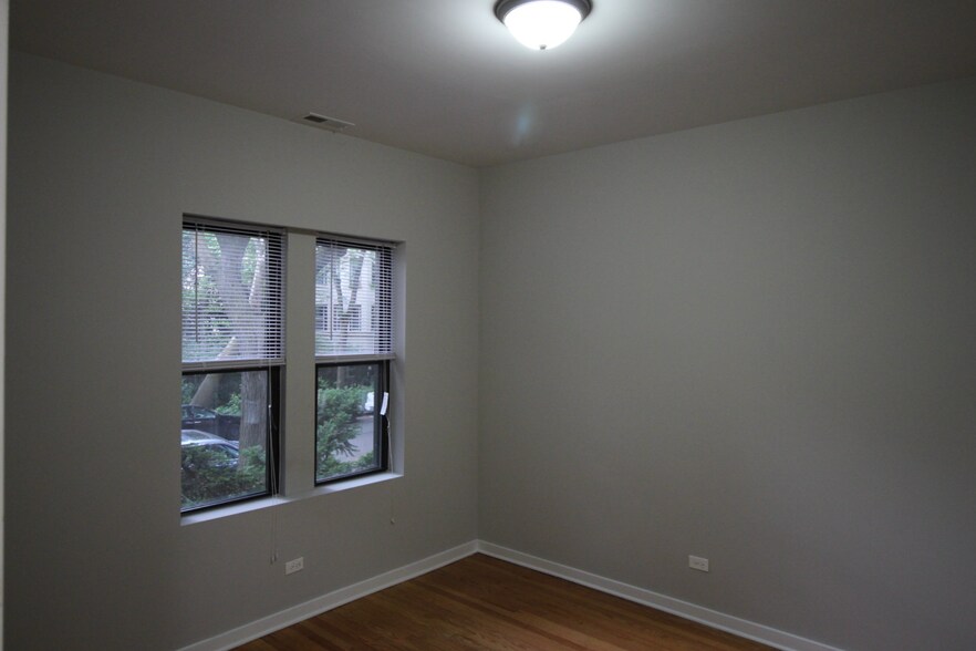 Building Photo - 2321 W Arthur Ave