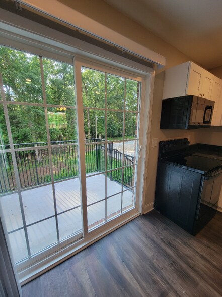 Building Photo - 283 N Warren St