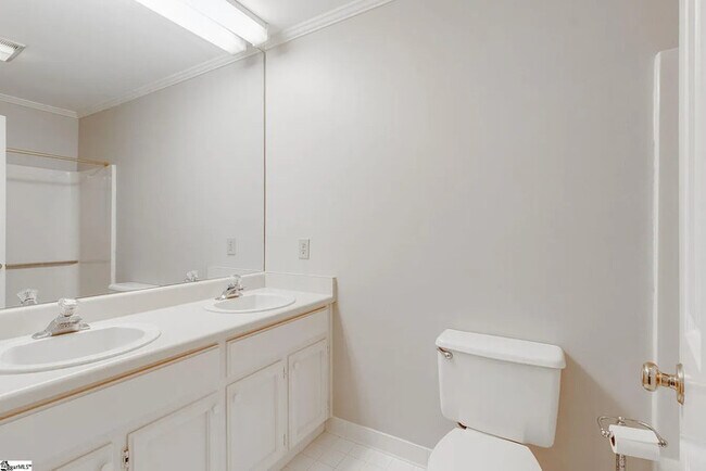 Building Photo - 9 Hillington Pl