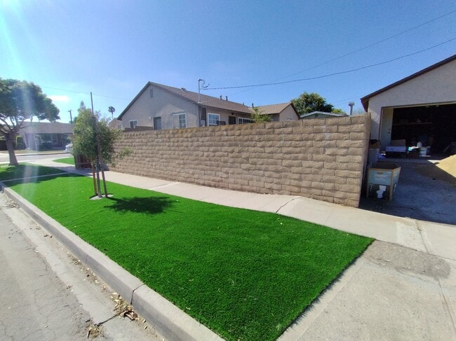 Building Photo - 21634 Linda Dr