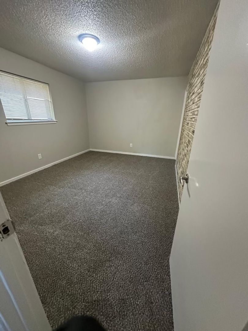 Building Photo - 6840 Margaret Dr