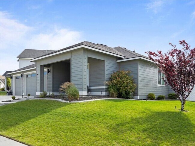 Building Photo - 4725 Roark Dr