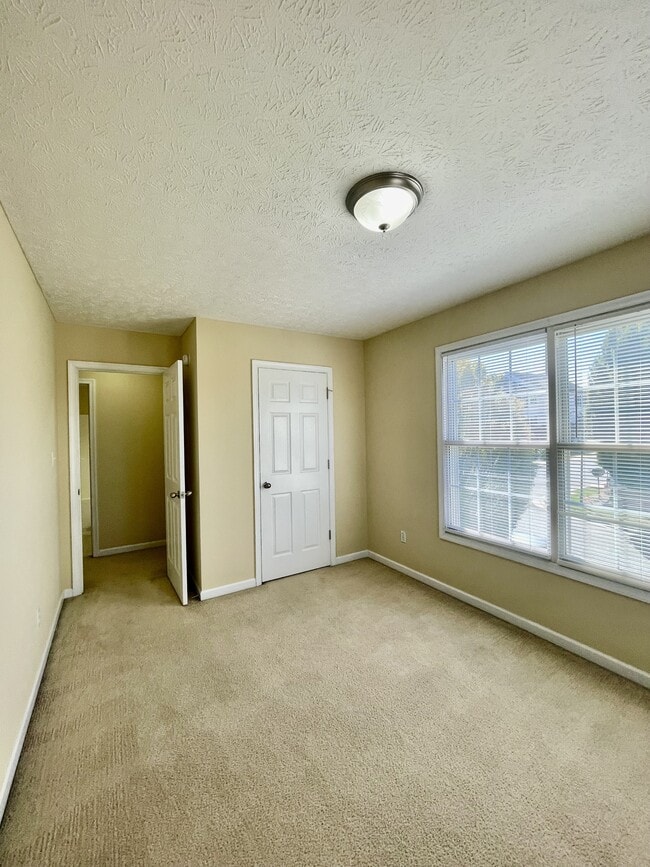 Building Photo - 525 Northwynd Cir