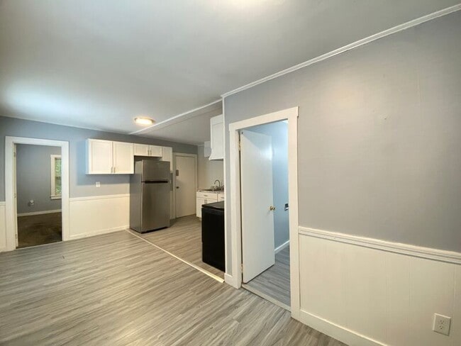 Building Photo - 9 Patten Ct