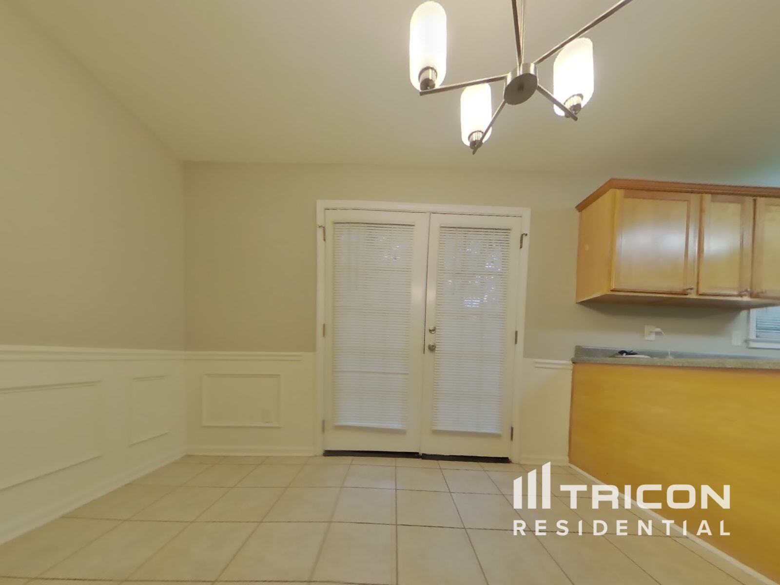 Building Photo - 1411 Wildwood Dr