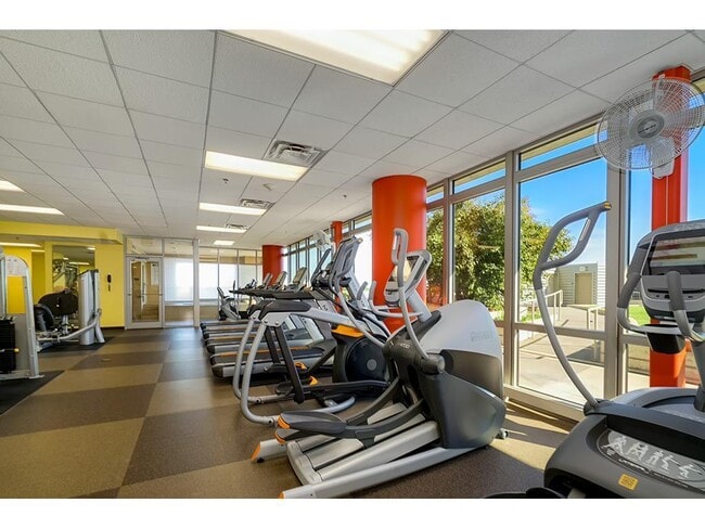 Building Photo - 929 Portland Ave