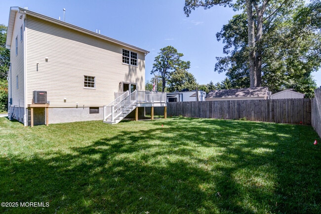 Building Photo - 611 Drew Ave