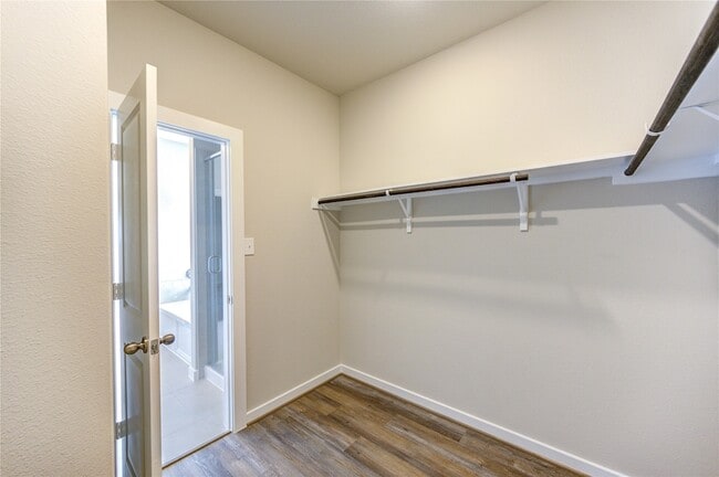 Building Photo - 6219 Lost Rdg Ln